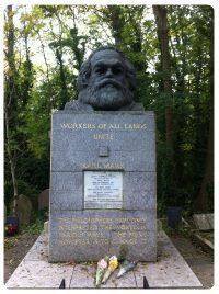 Tomba di Karl Marx nel cimitero di Highgate